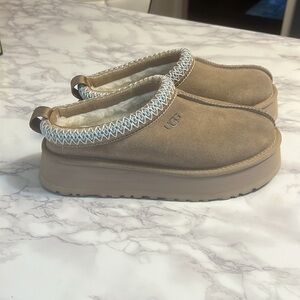 Women’s Tasman slippers new